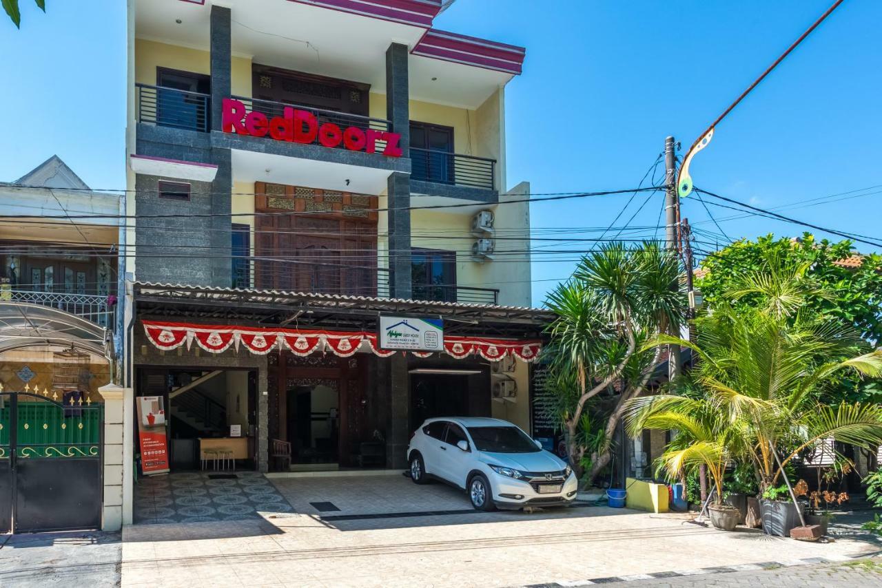 红多兹伊斯兰酒店-泗水科汀唐 外观 照片